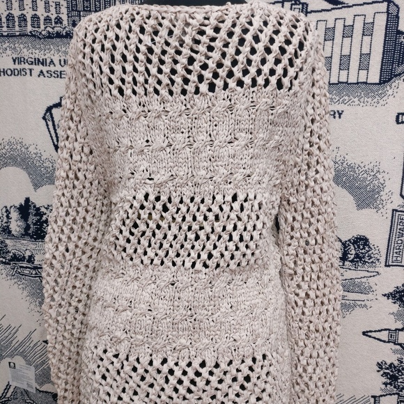 Beautiful knotted sweater - Picture 4 of 4